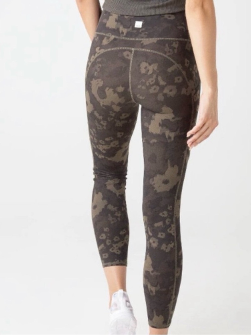 Vuori Camo-Print High-Waist Leggings in Olive & Charcoal